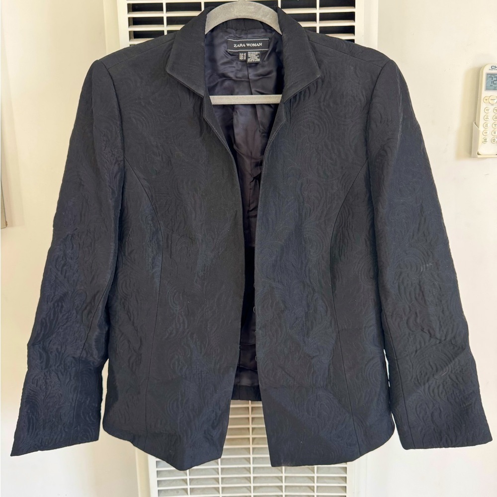 NWOT Zara embroidered blazer size 10